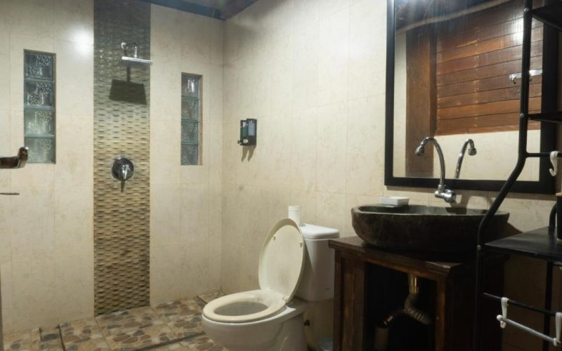 deluxe-apartment-718342292