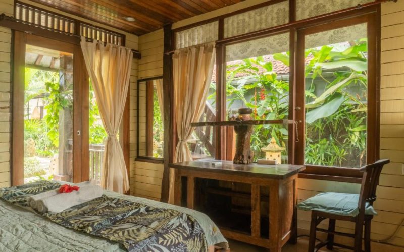 deluxe-apartment-718342347