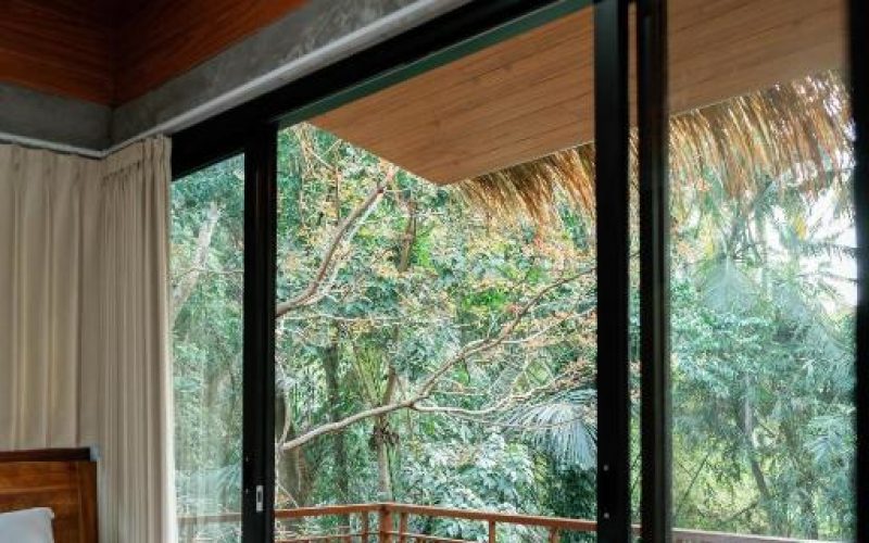 small-double-room-743343269